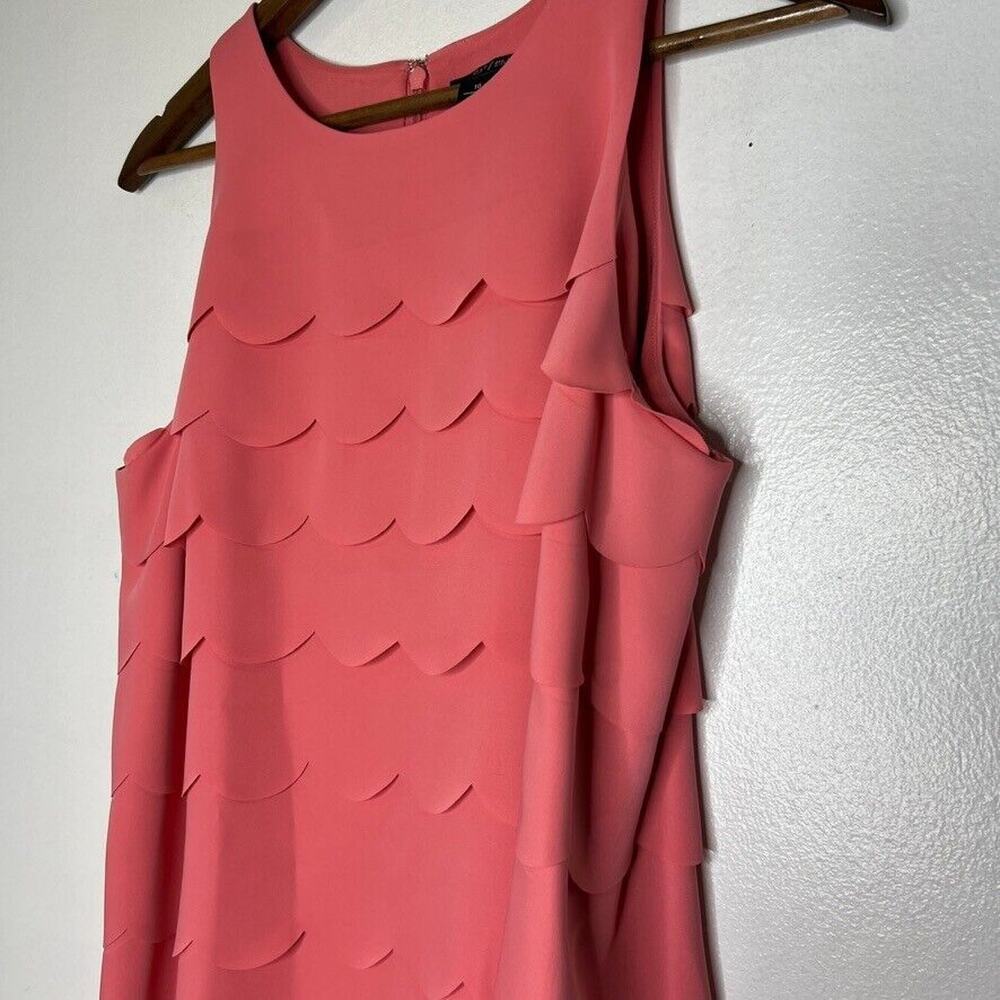 White House Black Market Women's Pink Scallop Dress Size 10 Sleeveless Shift
